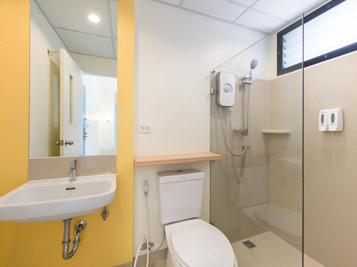 Hop Inn Nakhon Szavan Kültér fotó
