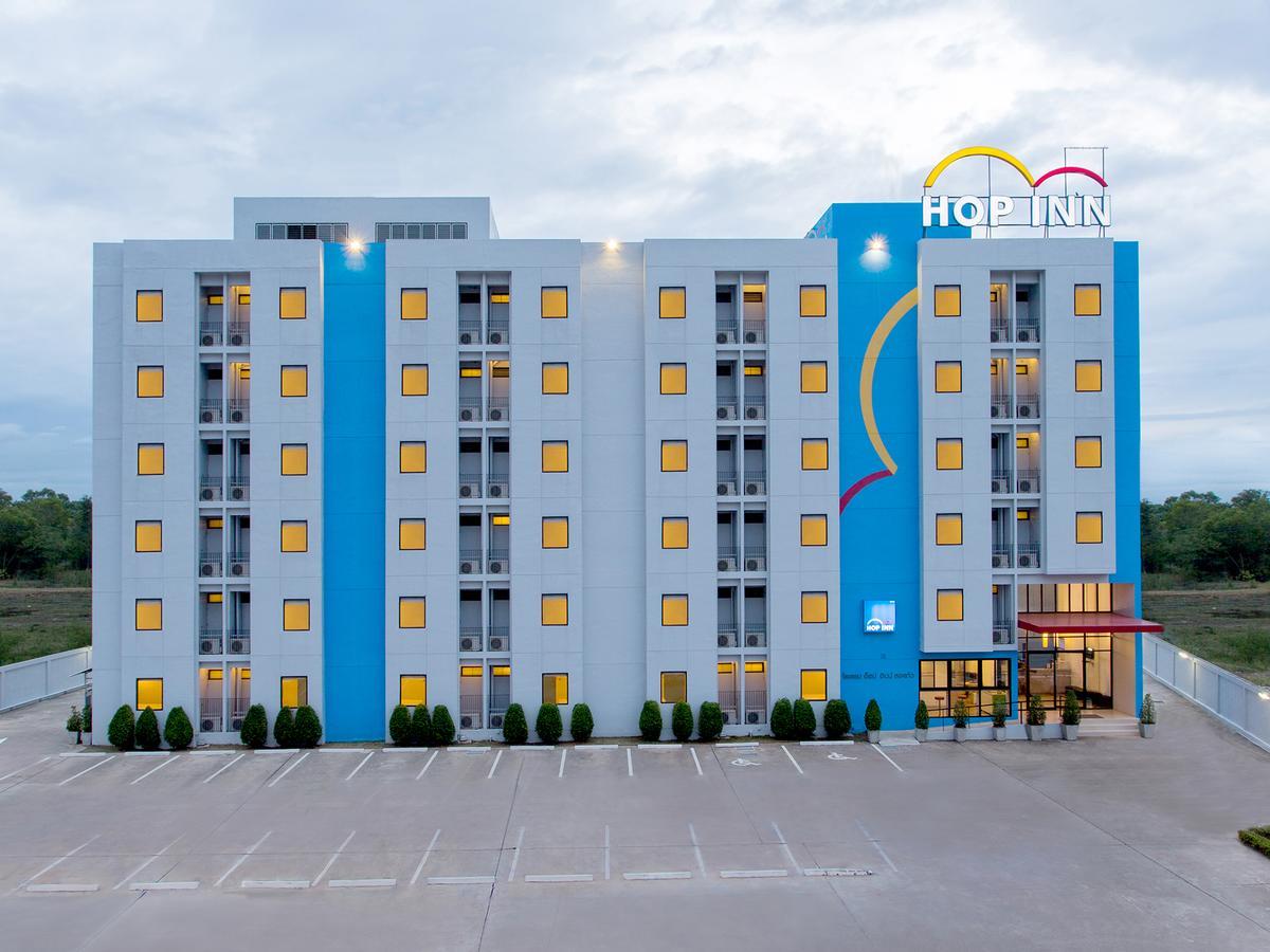 Hop Inn Nakhon Szavan Kültér fotó